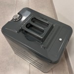 Канистра вертикальная 70л