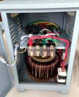 Стабилизатор напряжения 20 квт SUNTEK 20000 ВА с функцией Грозозащита, морозостойкий